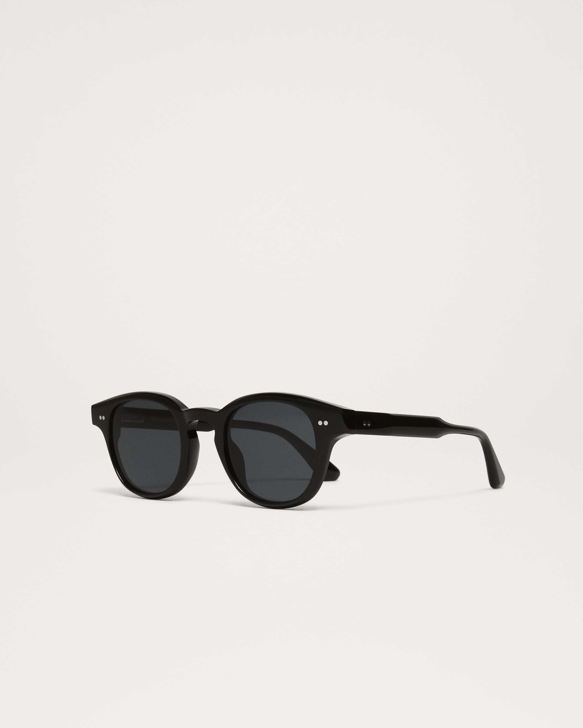 01 Black 3