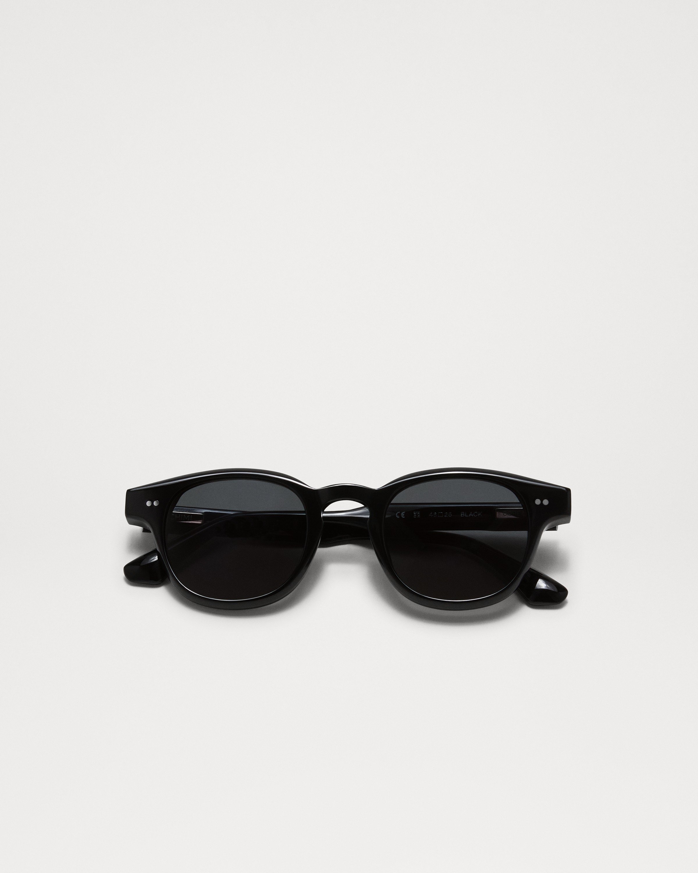 01 Black 0