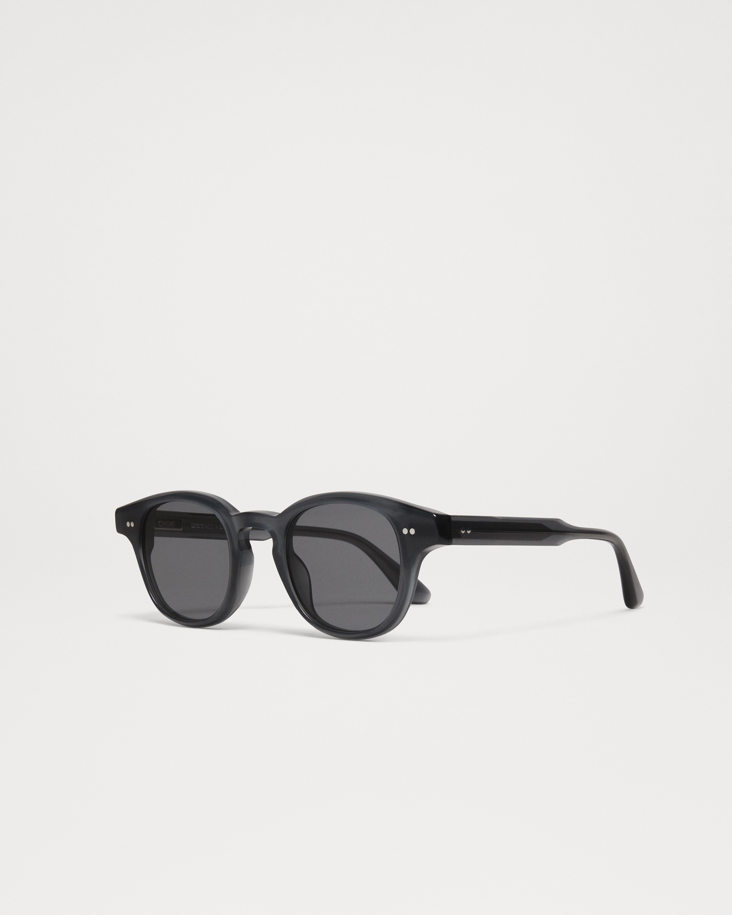 01 Dark Grey 3