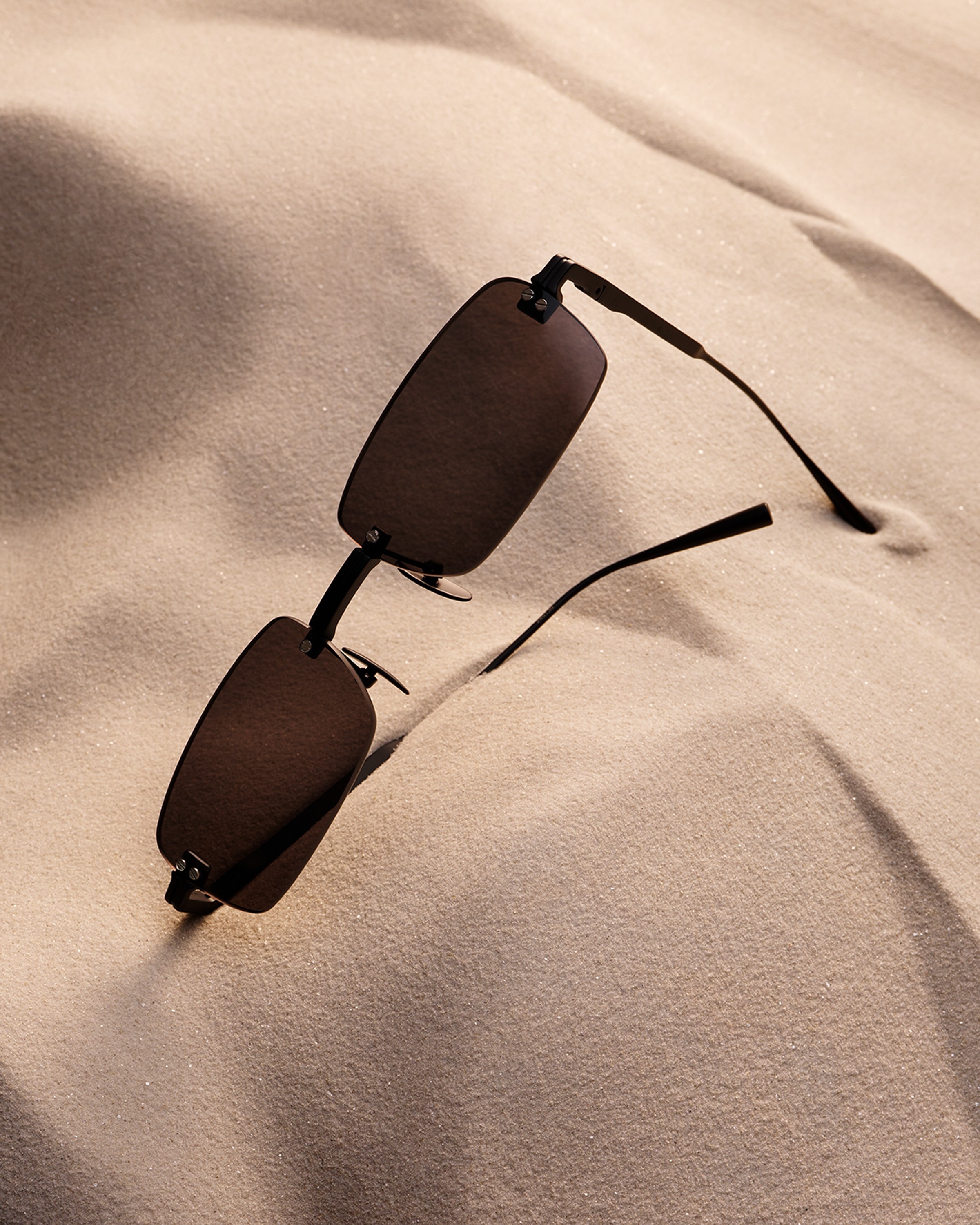 Rimless Parallel Black 1