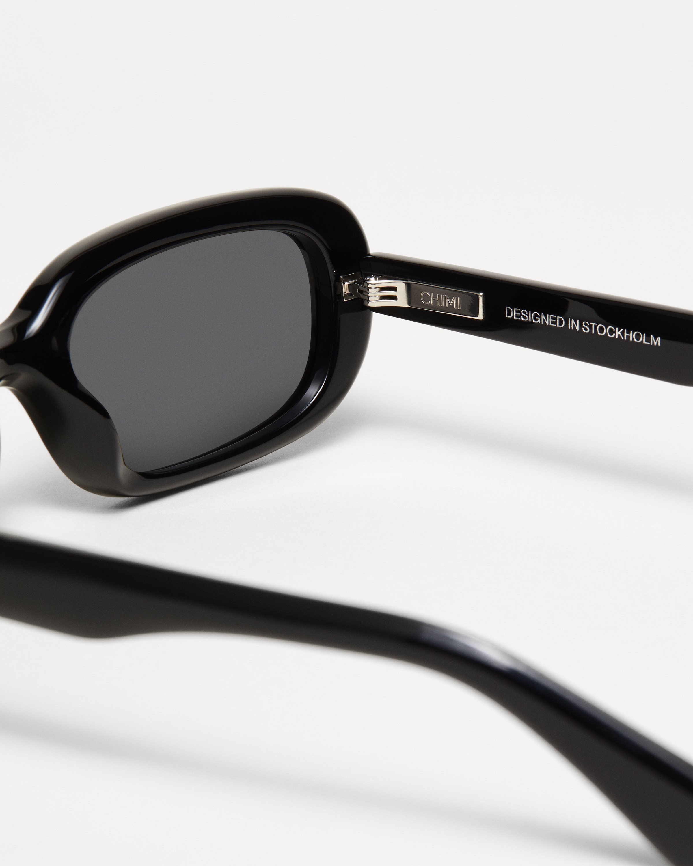 12 Black 8