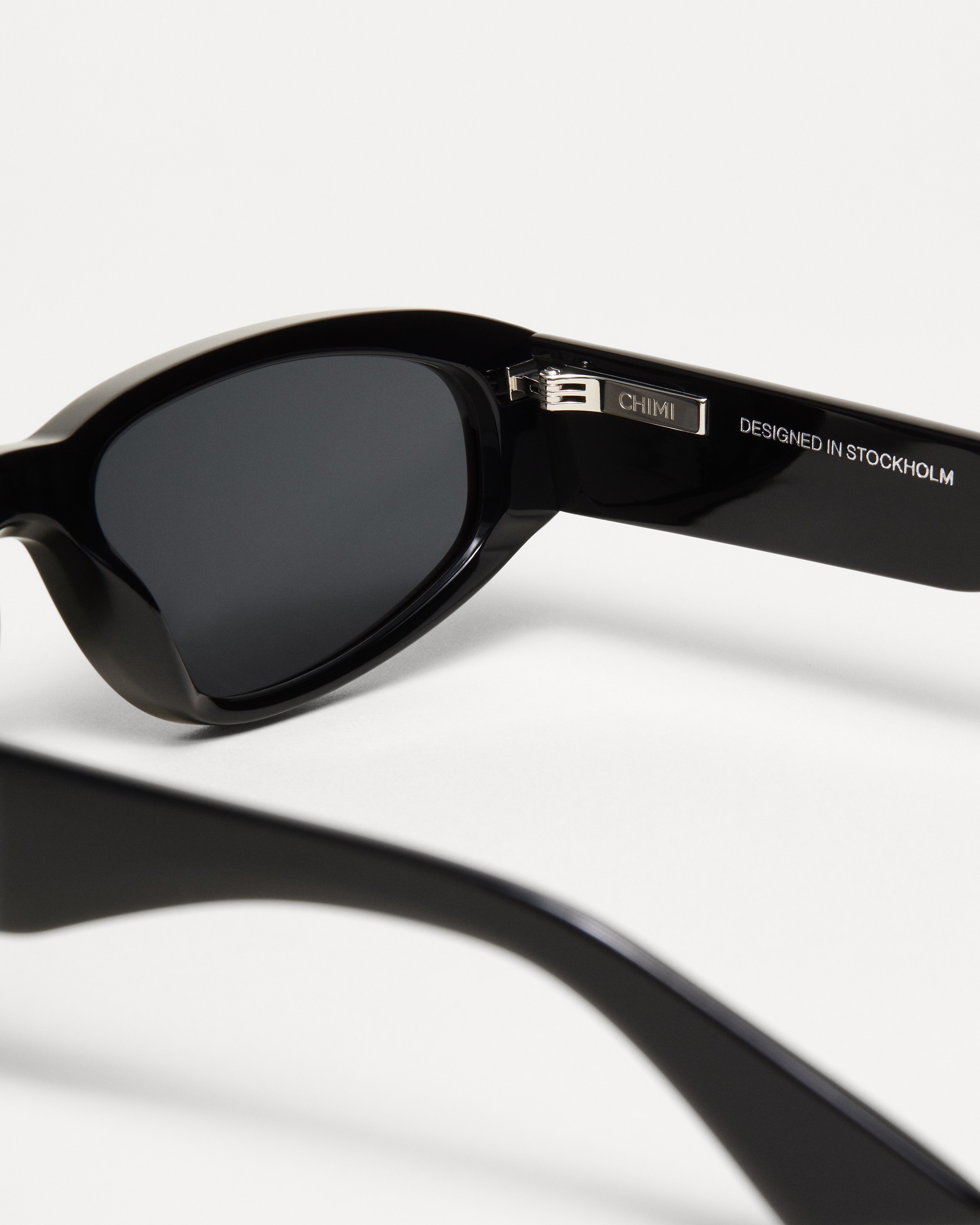 09 Black 8