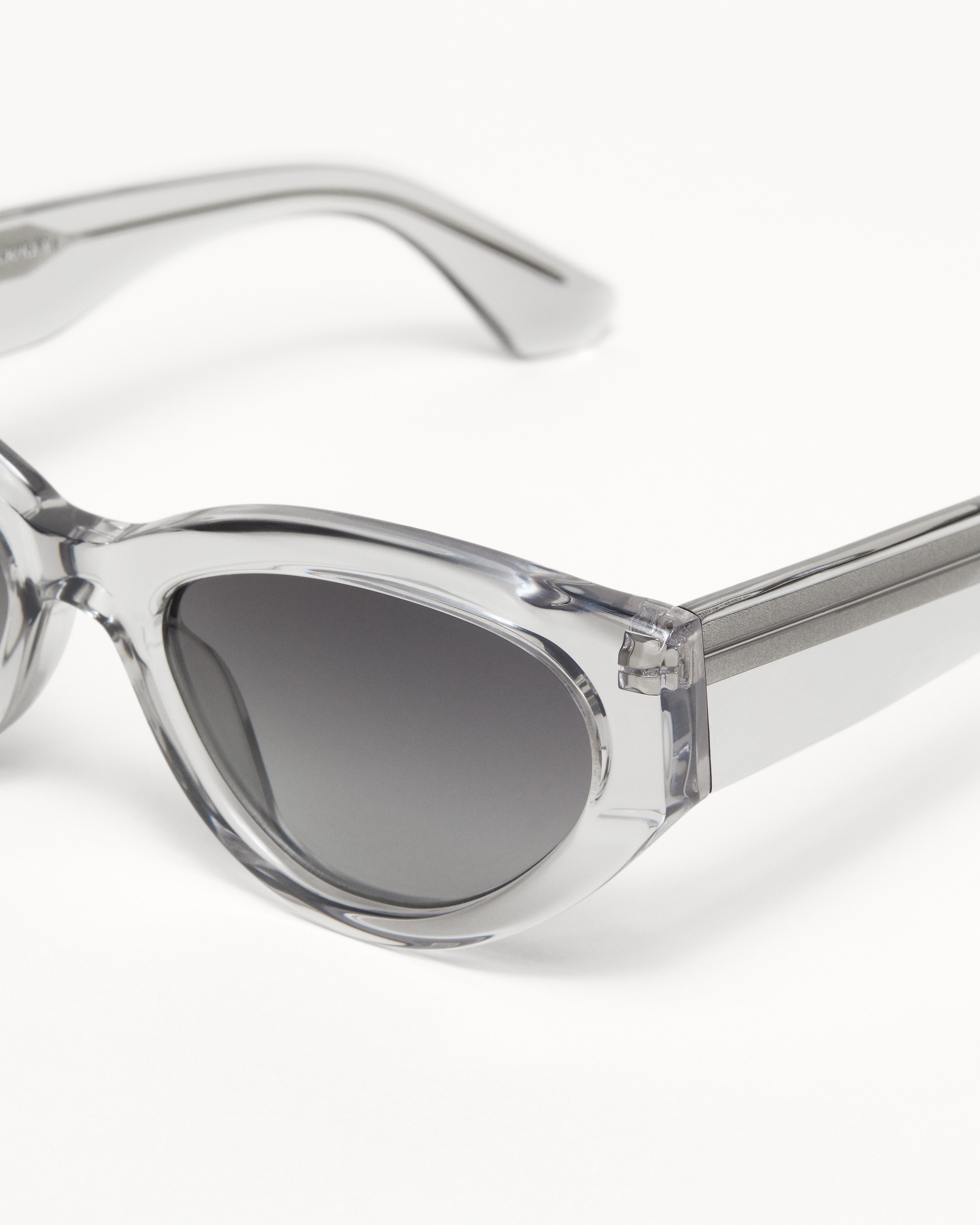 06 Grey 4