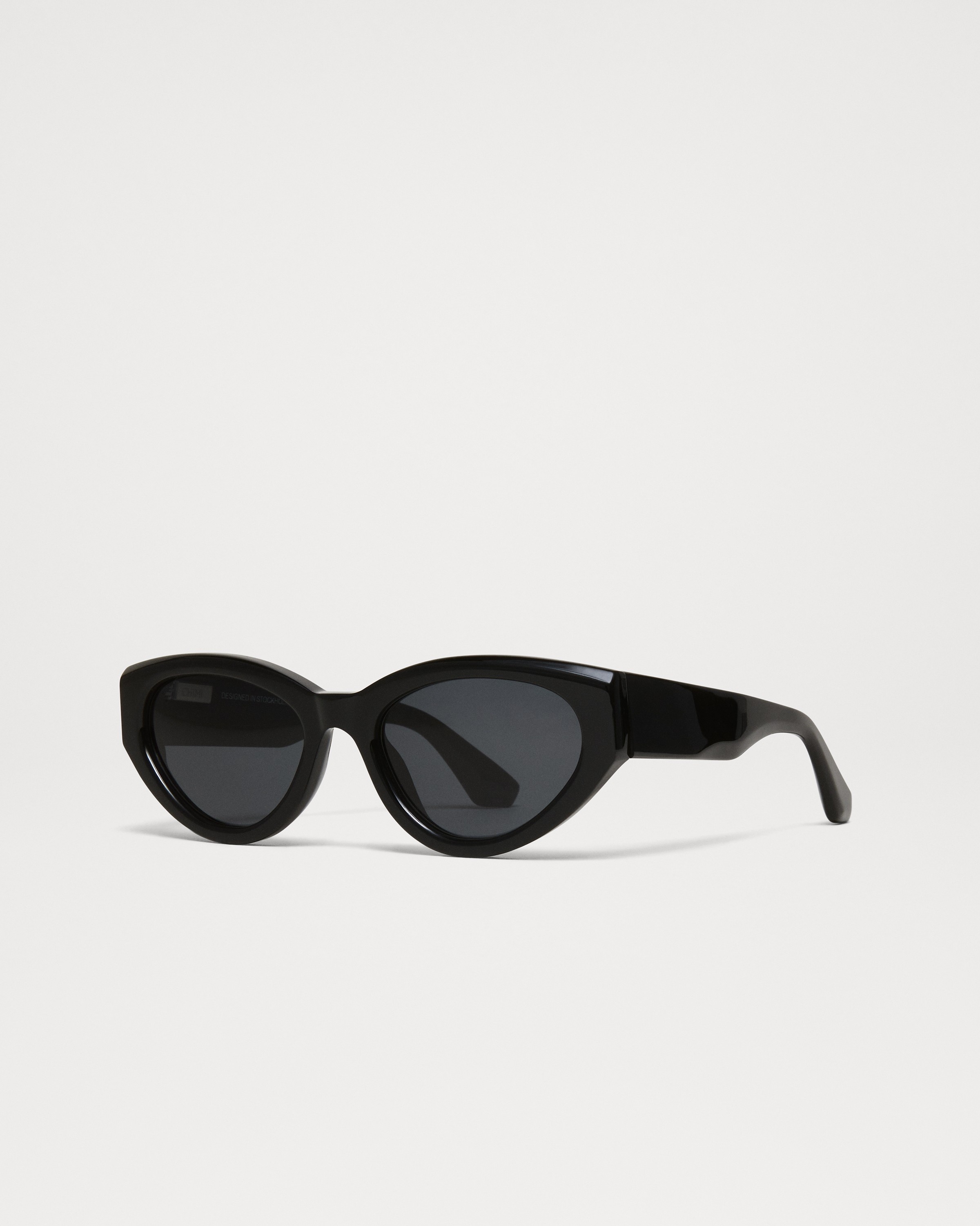 06 Black 4