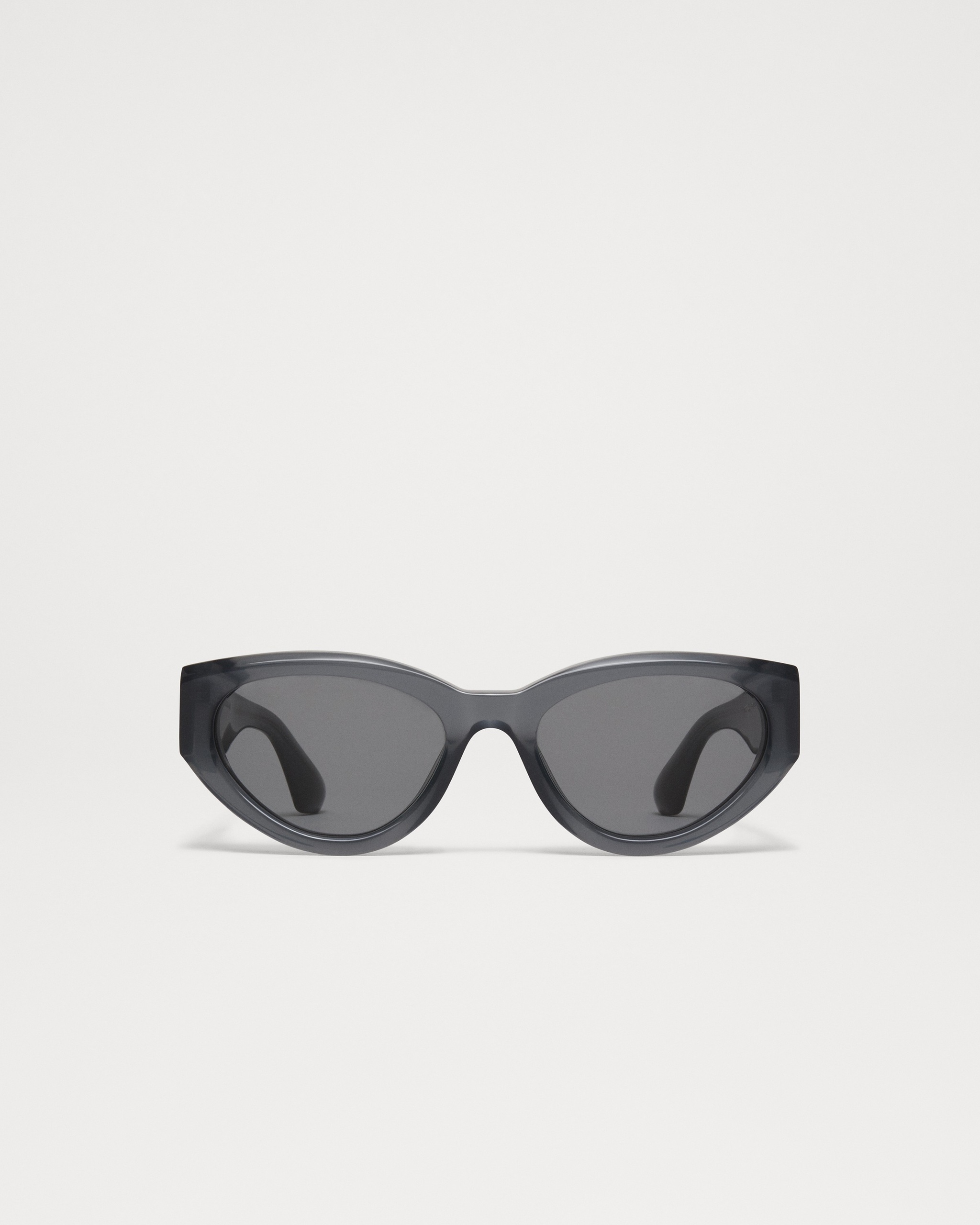 06 Dark Grey