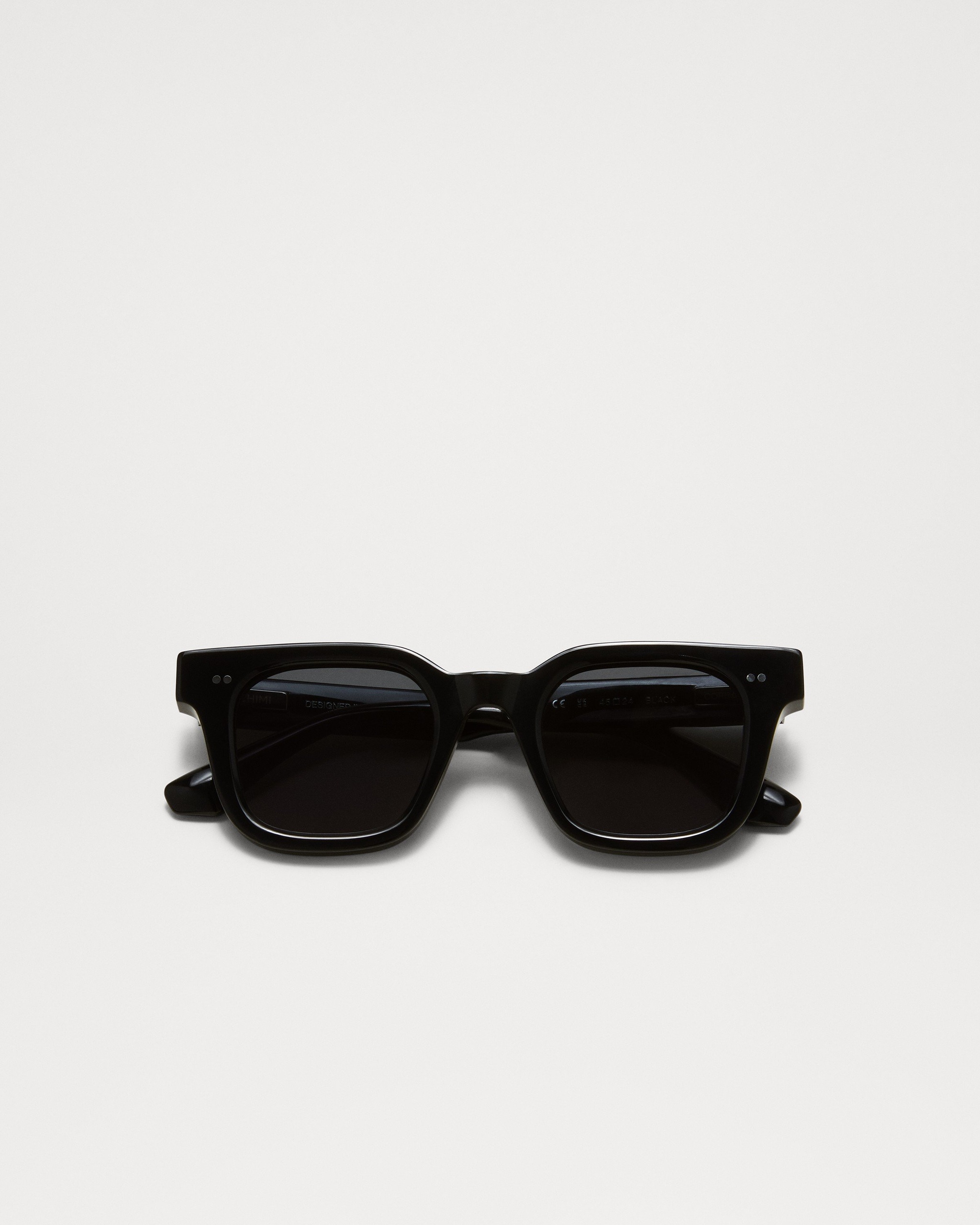 04 Black
