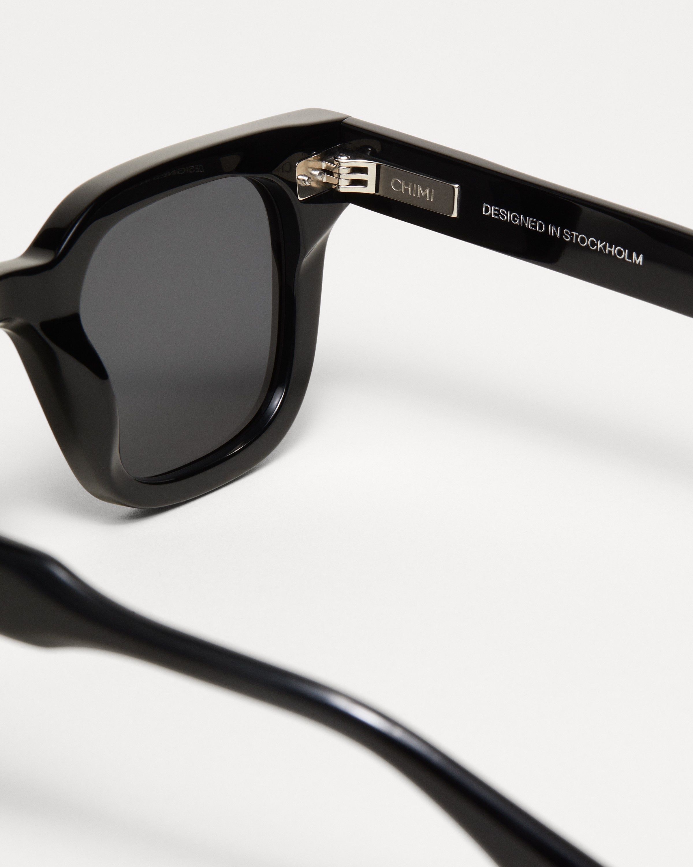 04 Black 7