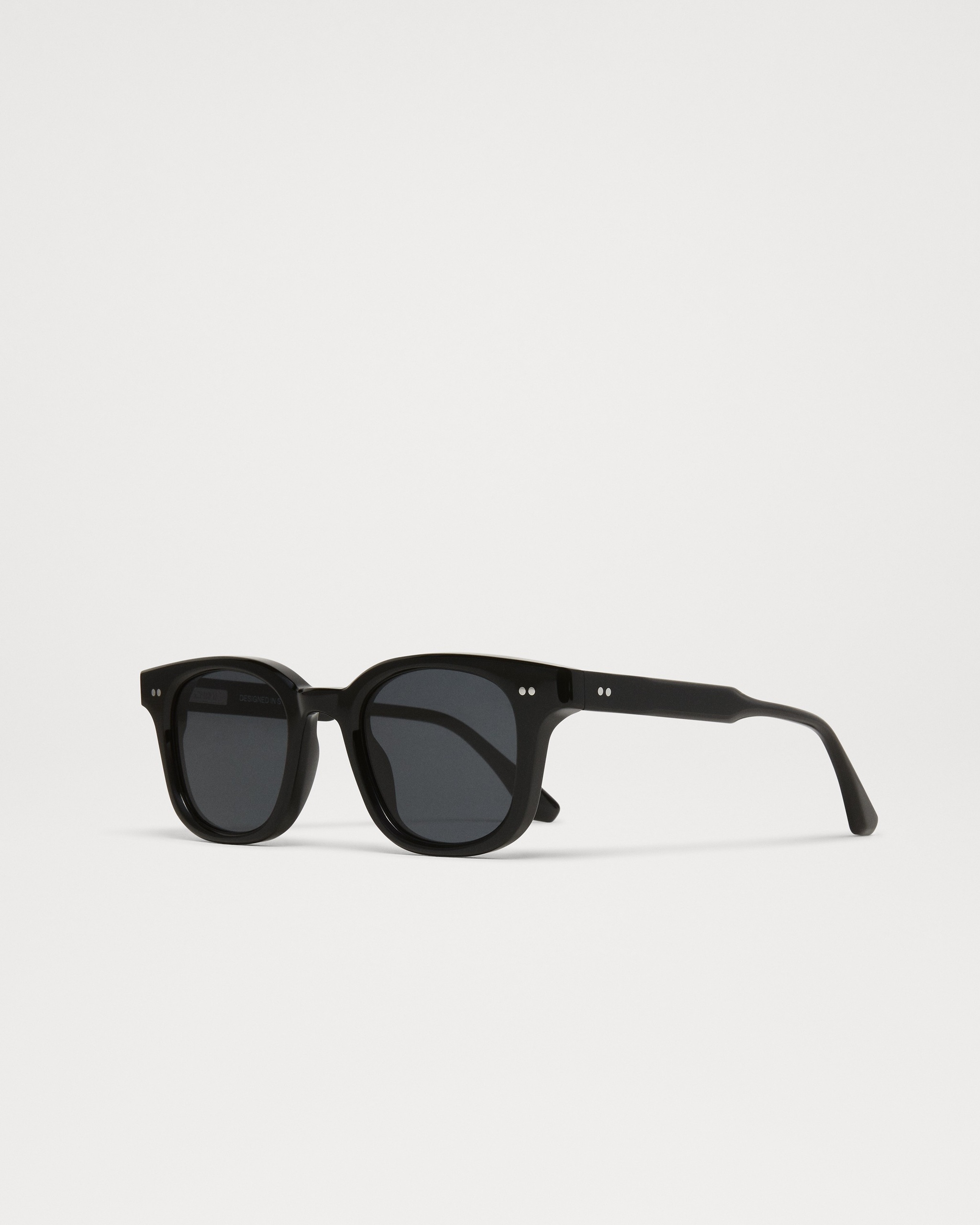 02 Black