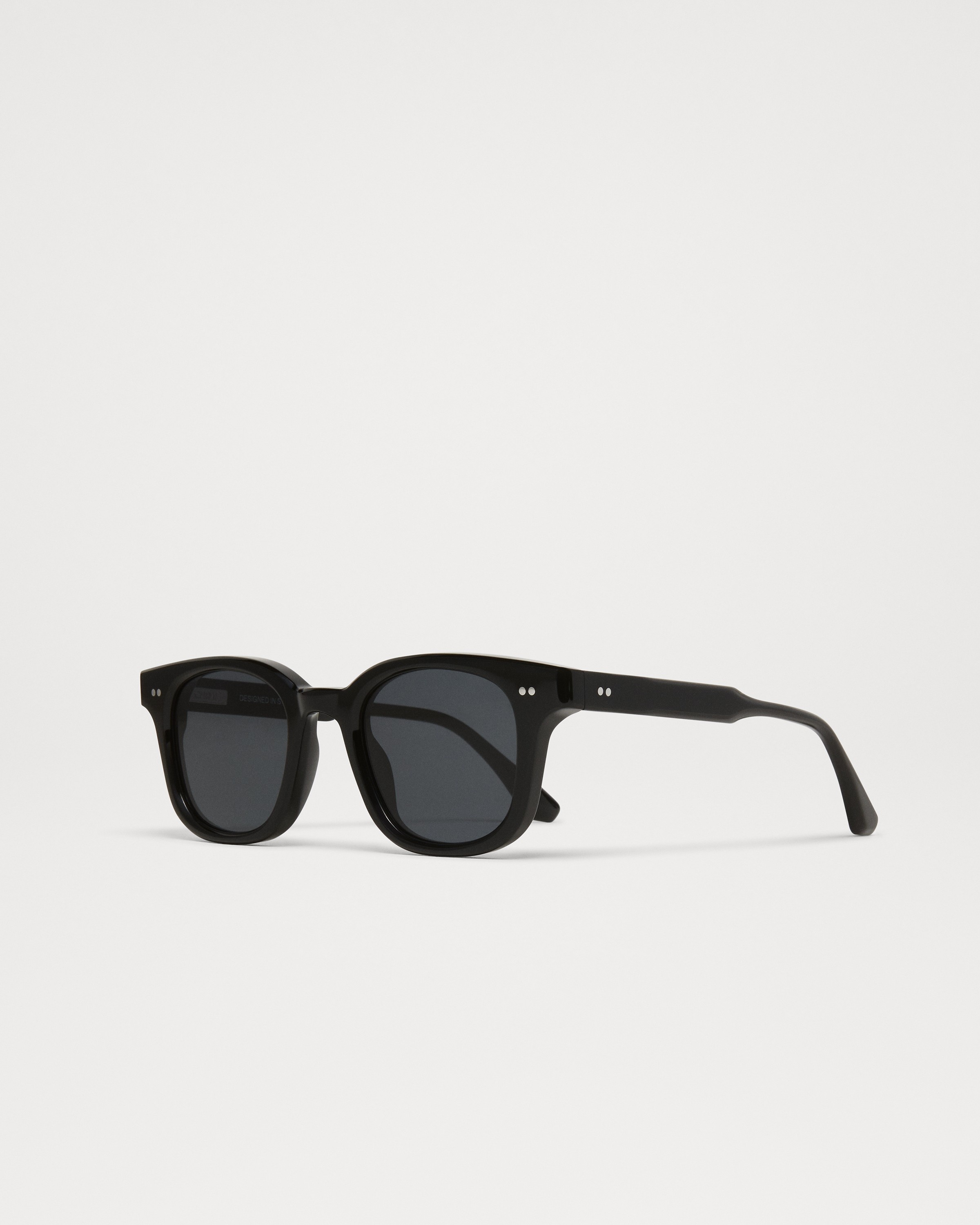 02 Black 4