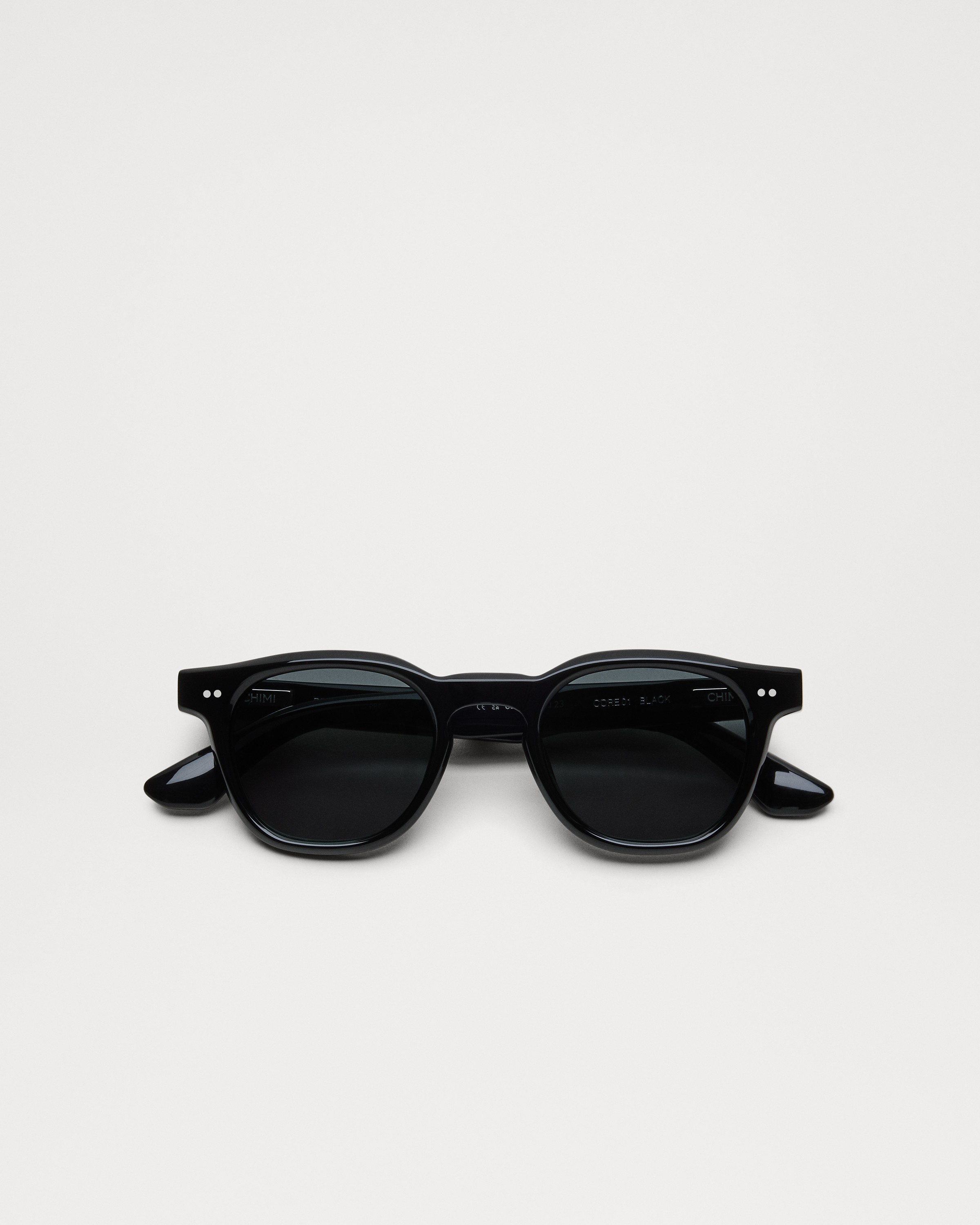 01 Black 0