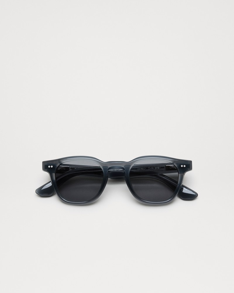 01 Dark Grey