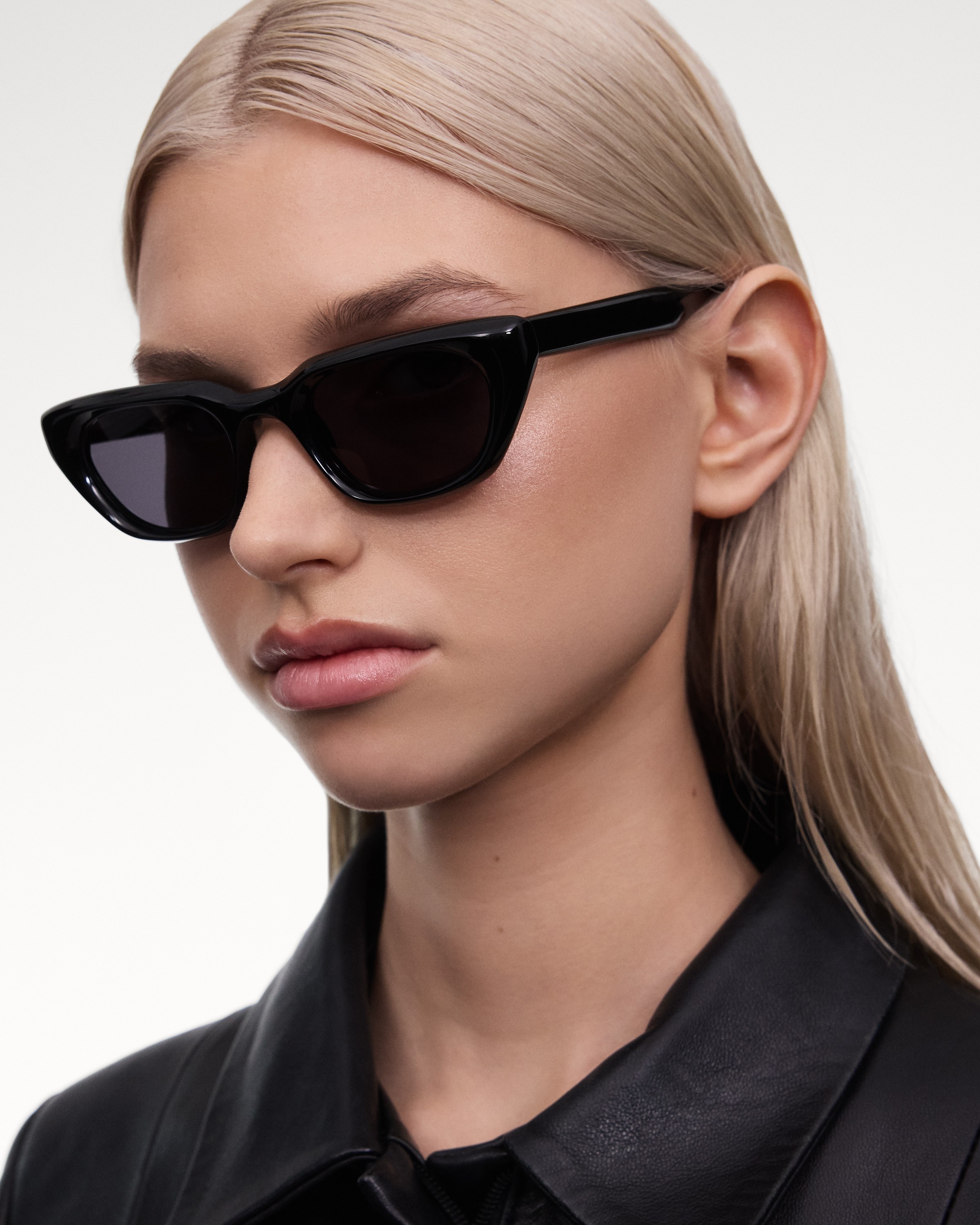 X17 Black 1
