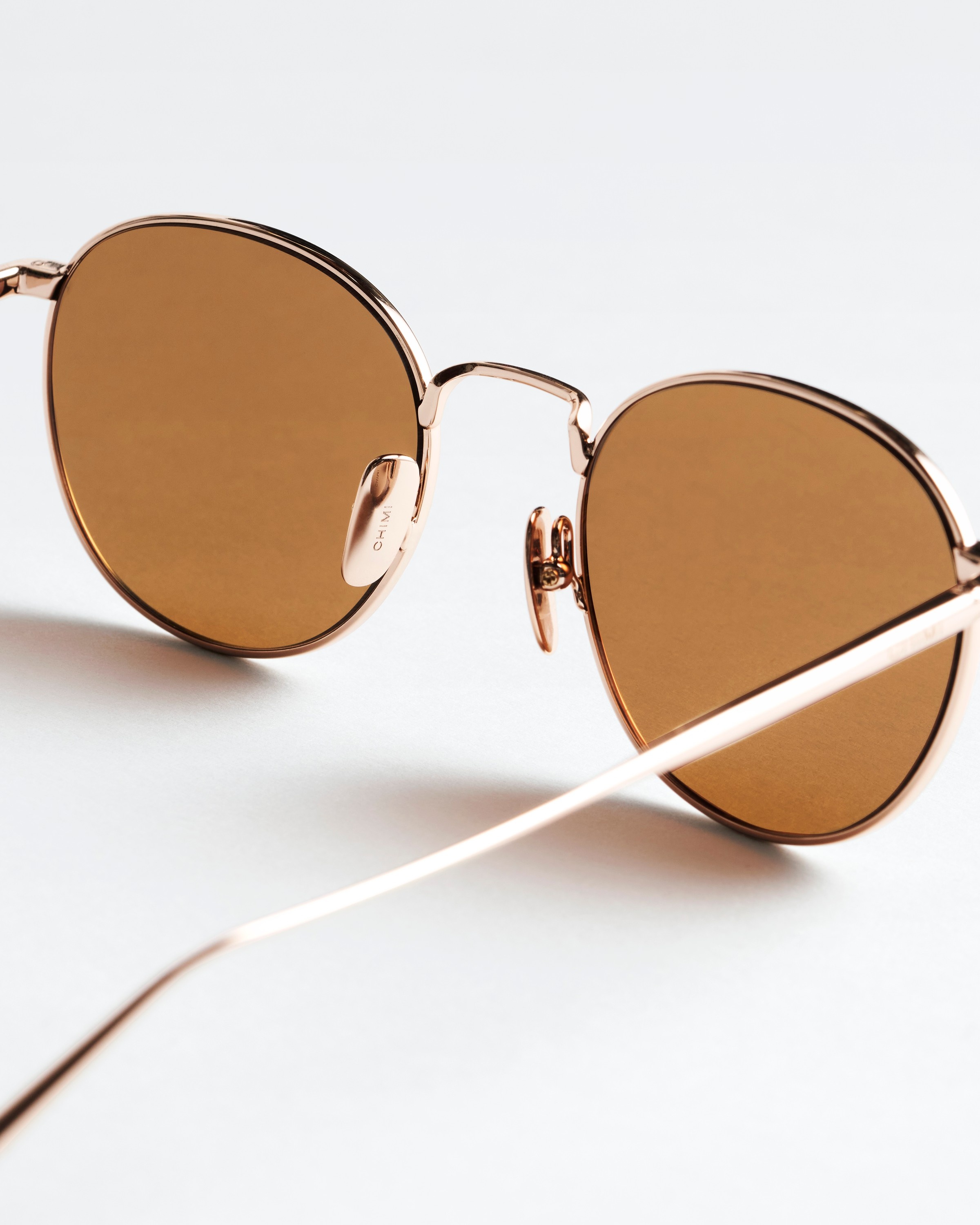 Round Brown 4